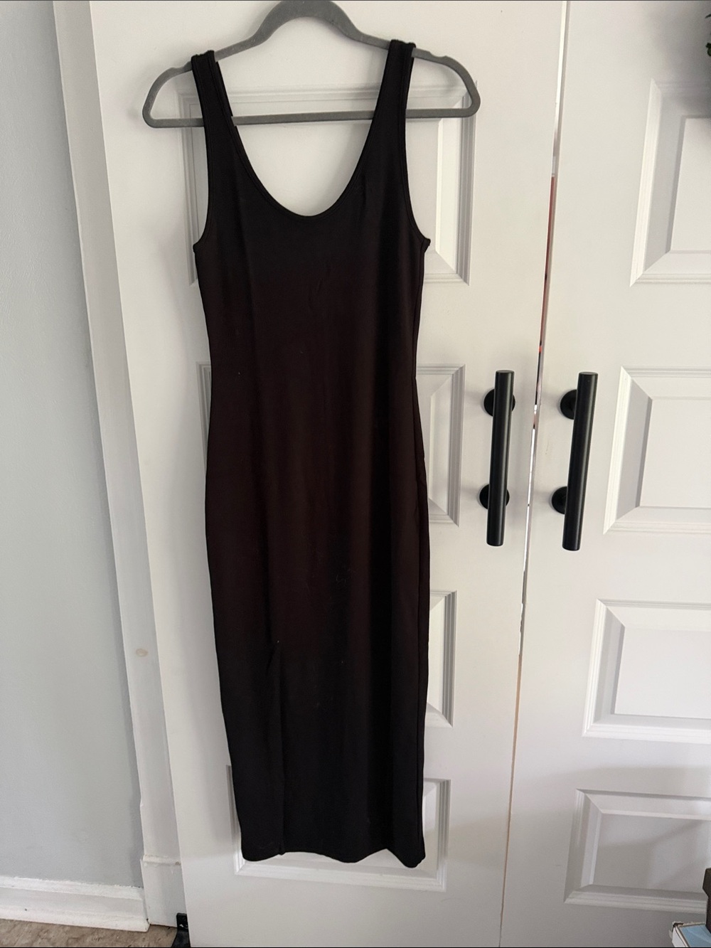 Classic Black Sleeveless ribbed bodycon Midi Dress